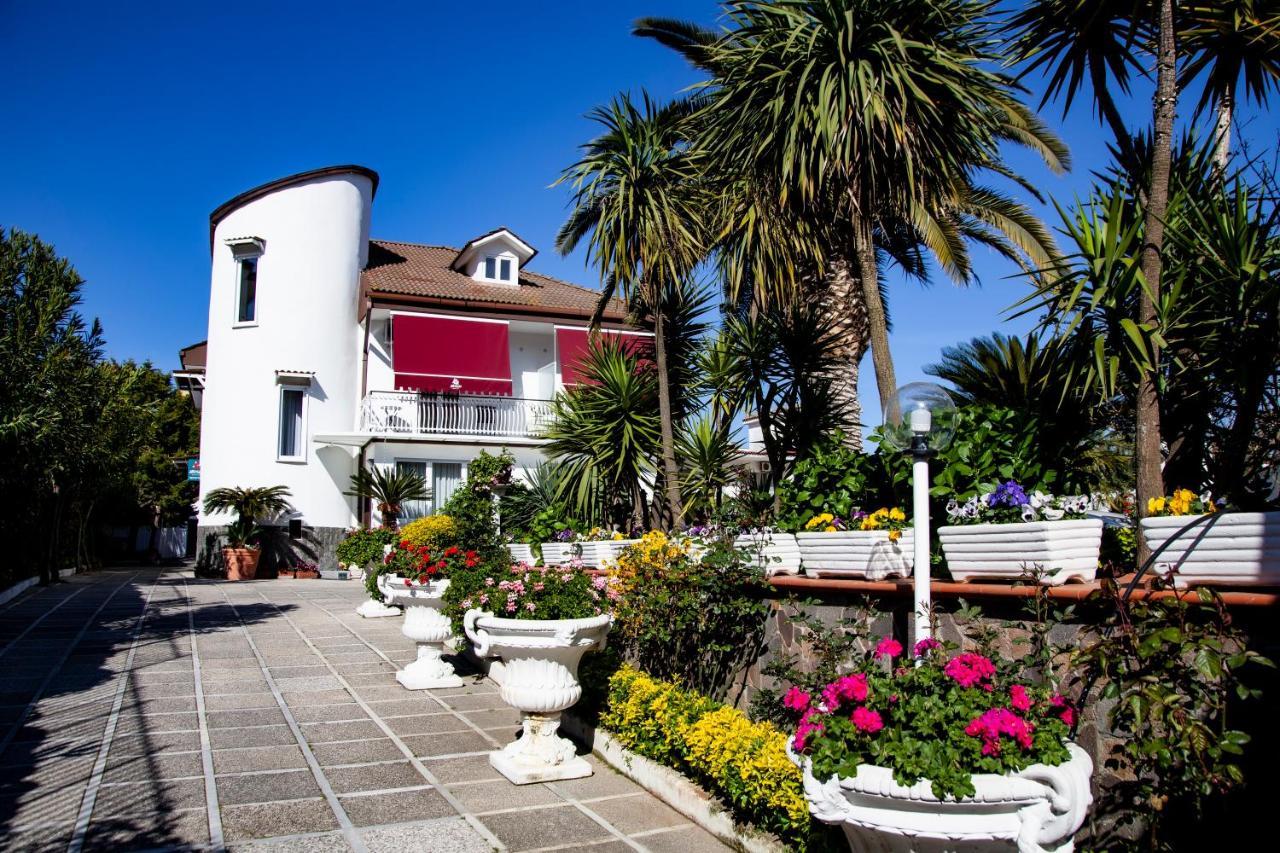 Hotel Ibisco Suites & Relax Pozzuoli Exteriör bild